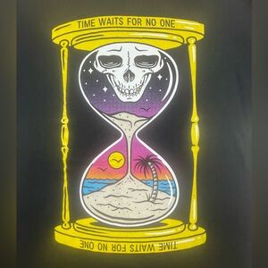 Retrofit Time Waits For No One Black Graphic Logo Tee Large